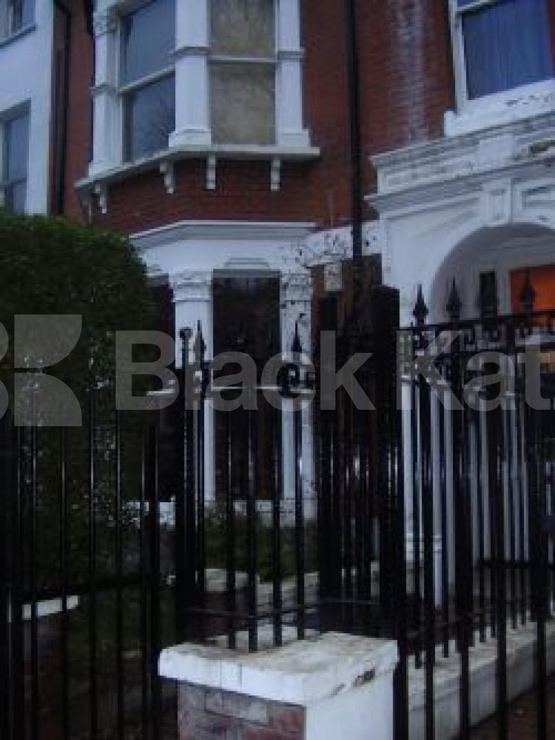 			3 Bedroom, 1 bath, 1 reception Flat			 Nassington Road, HAMPSTEAD NW3